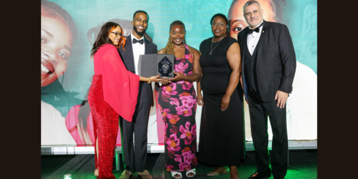 Delegates from the Dynamic Leadership  Against the Odds course wins top award